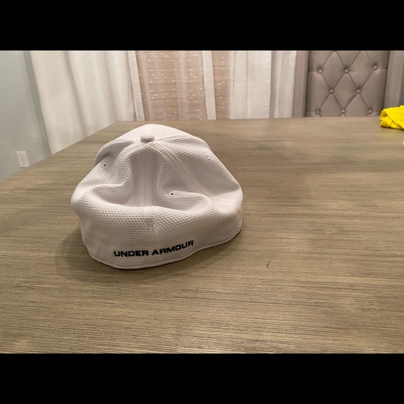Under armour hat - Picture 4 of 4